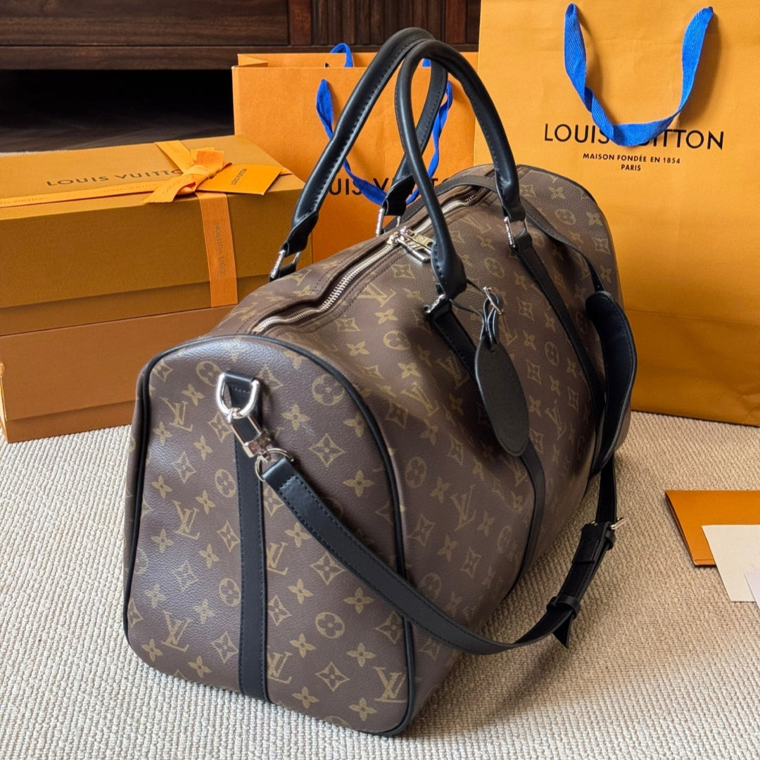 Classic leather travel bag