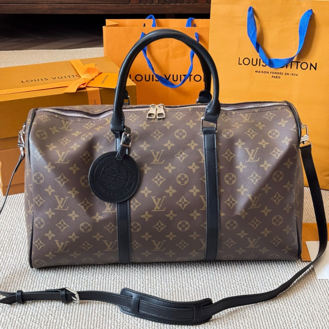 Classic leather travel bag