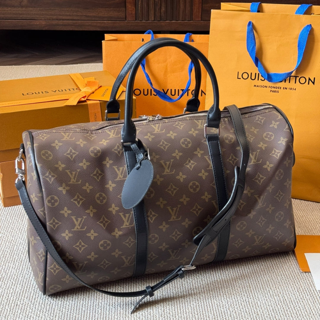 Classic leather travel bag