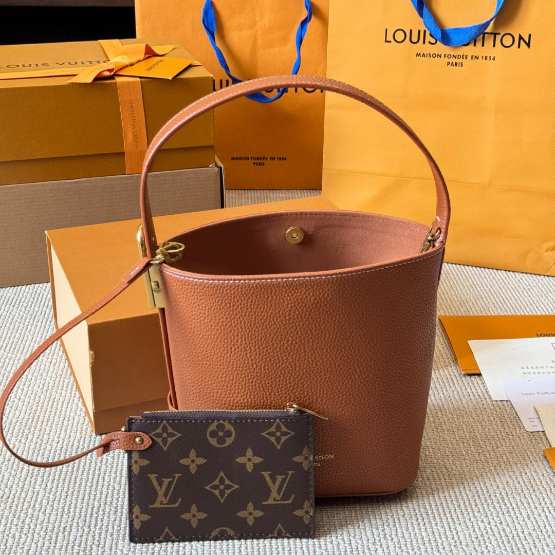 Padlock leather handbag