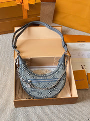 Fully embossed vintage pea bag