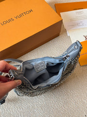 Fully embossed vintage pea bag