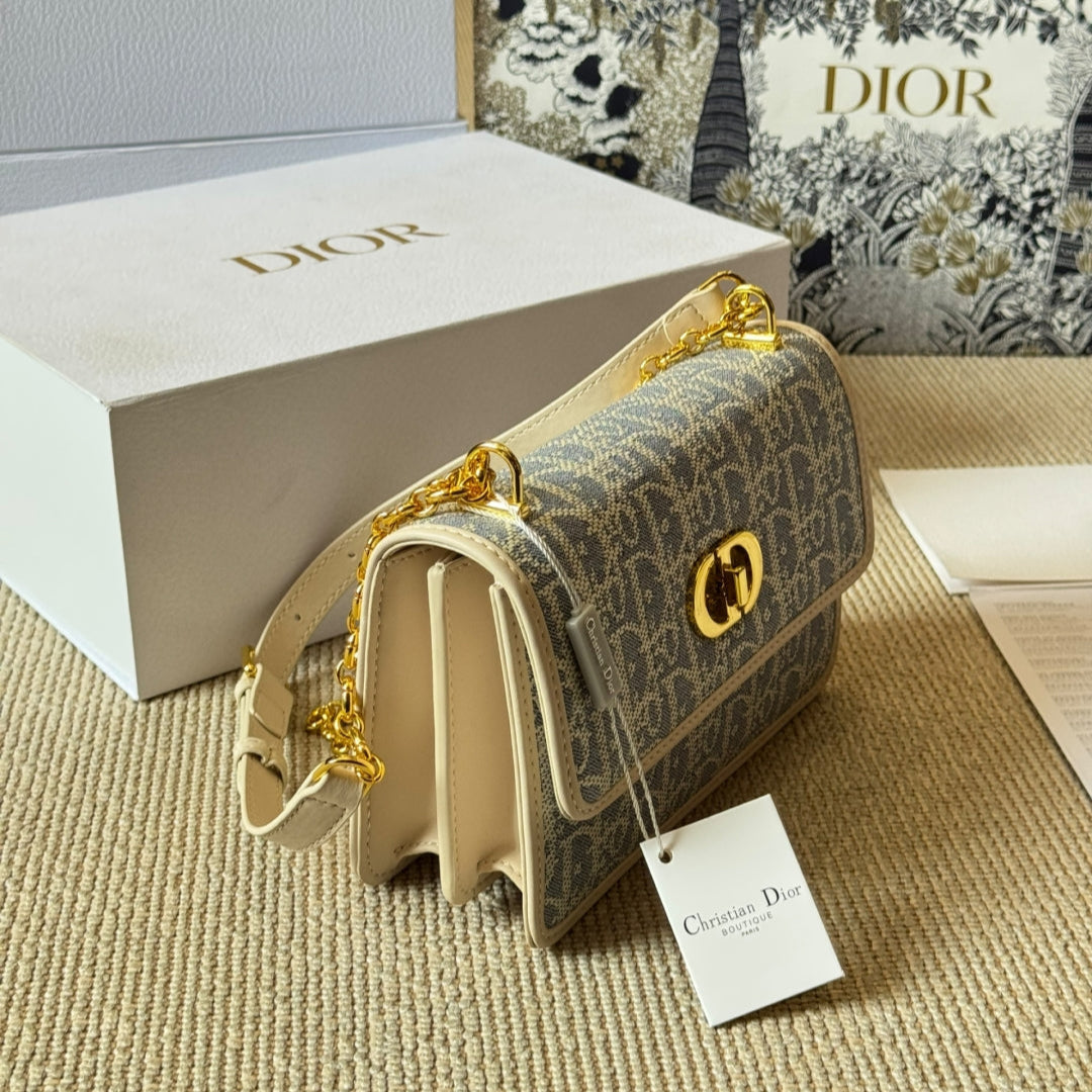 Elegant Square Embossed Chain Bag