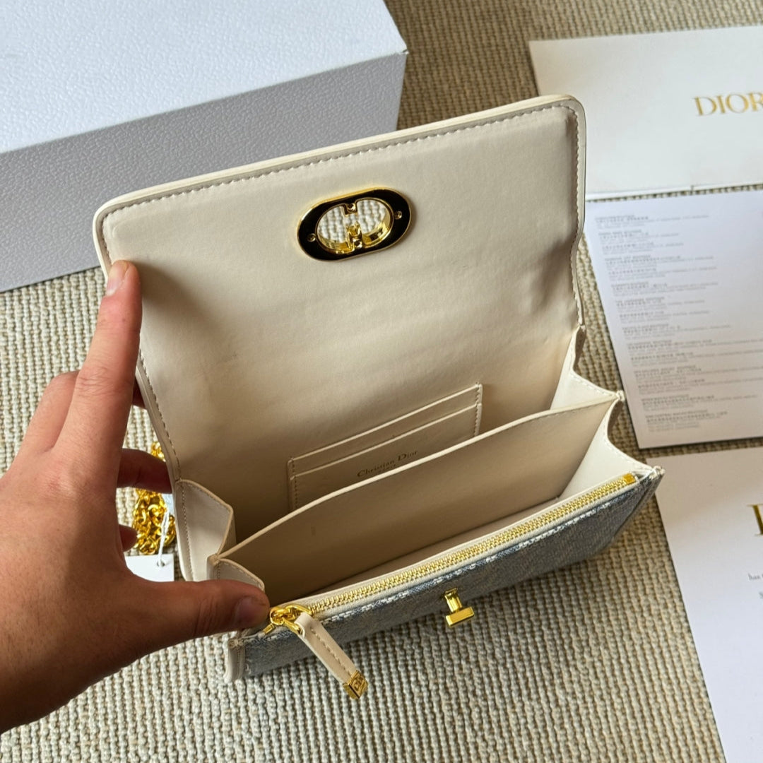 Elegant Square Embossed Chain Bag