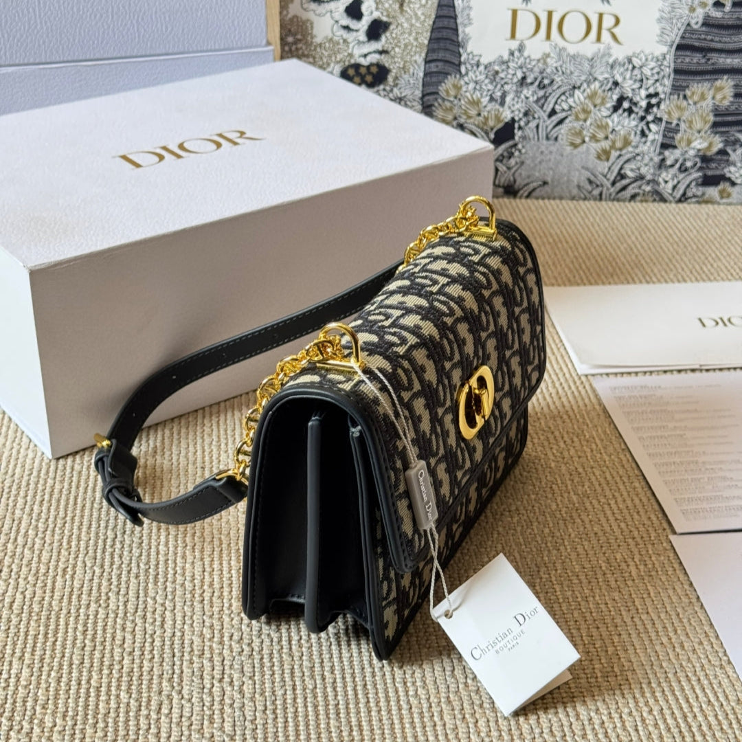 Elegant Square Embossed Chain Bag