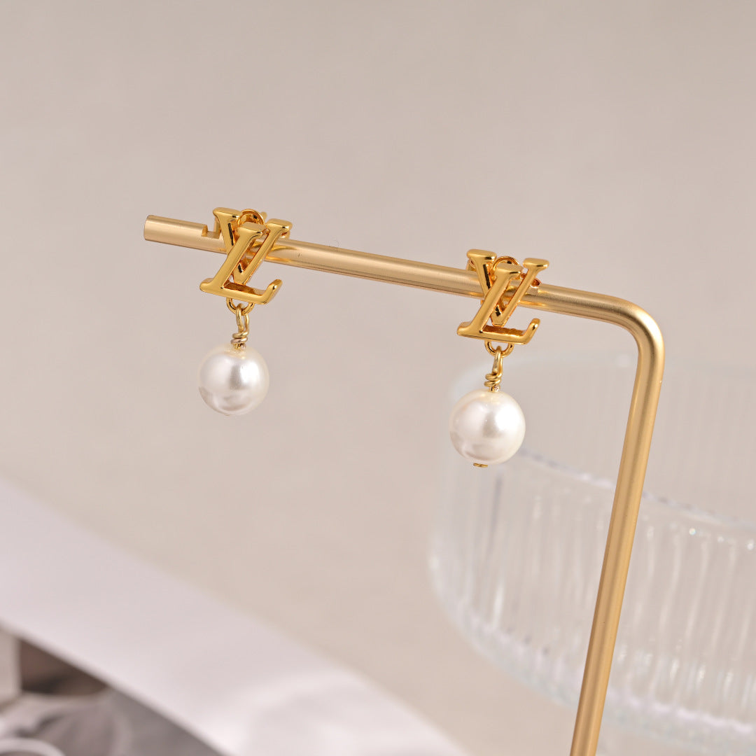 Classic Pearl Drop Earrings