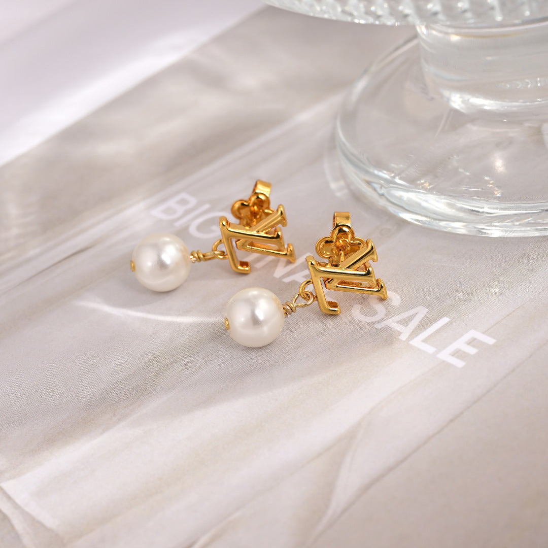 Classic Pearl Drop Earrings