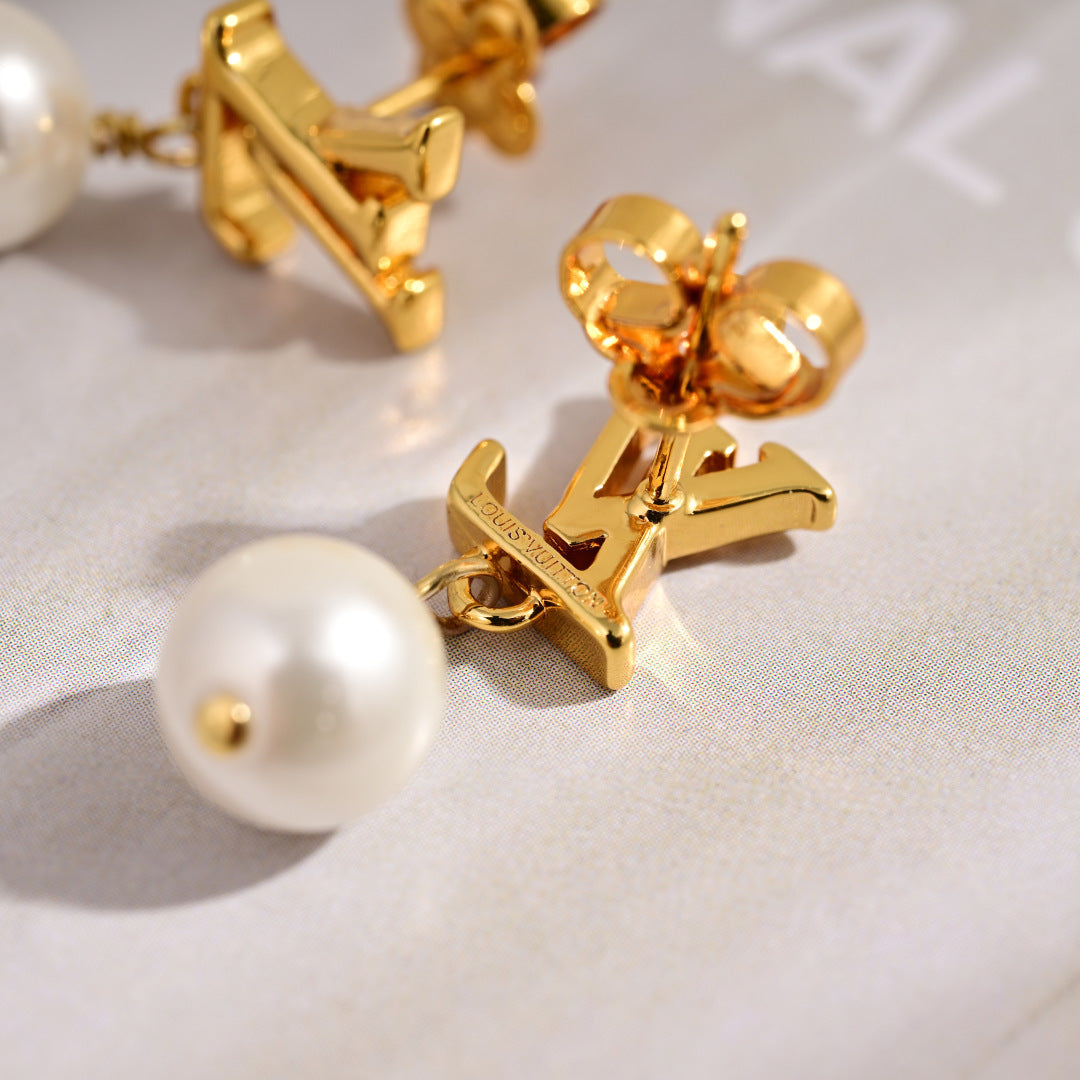Classic Pearl Drop Earrings