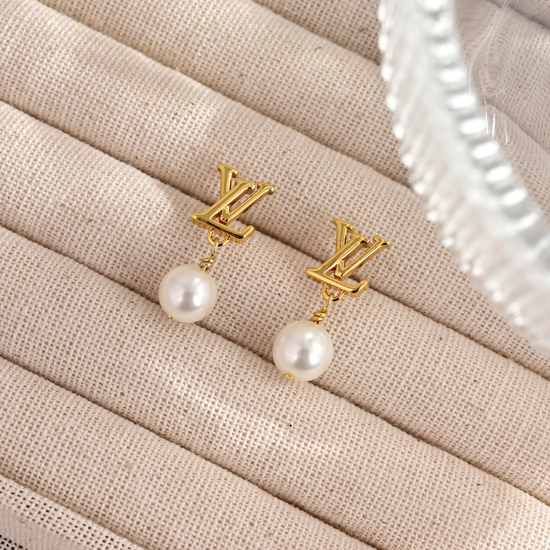 Classic Pearl Drop Earrings