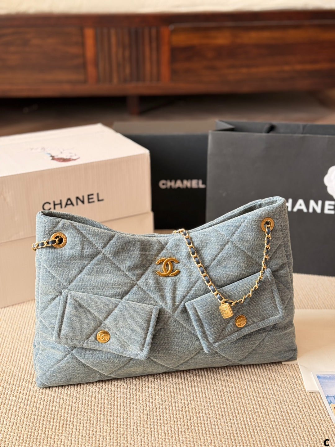 Elegant vintage hobo bag