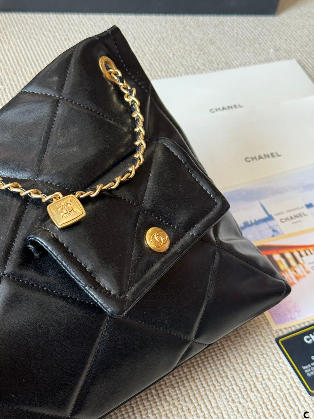 Elegant vintage hobo bag