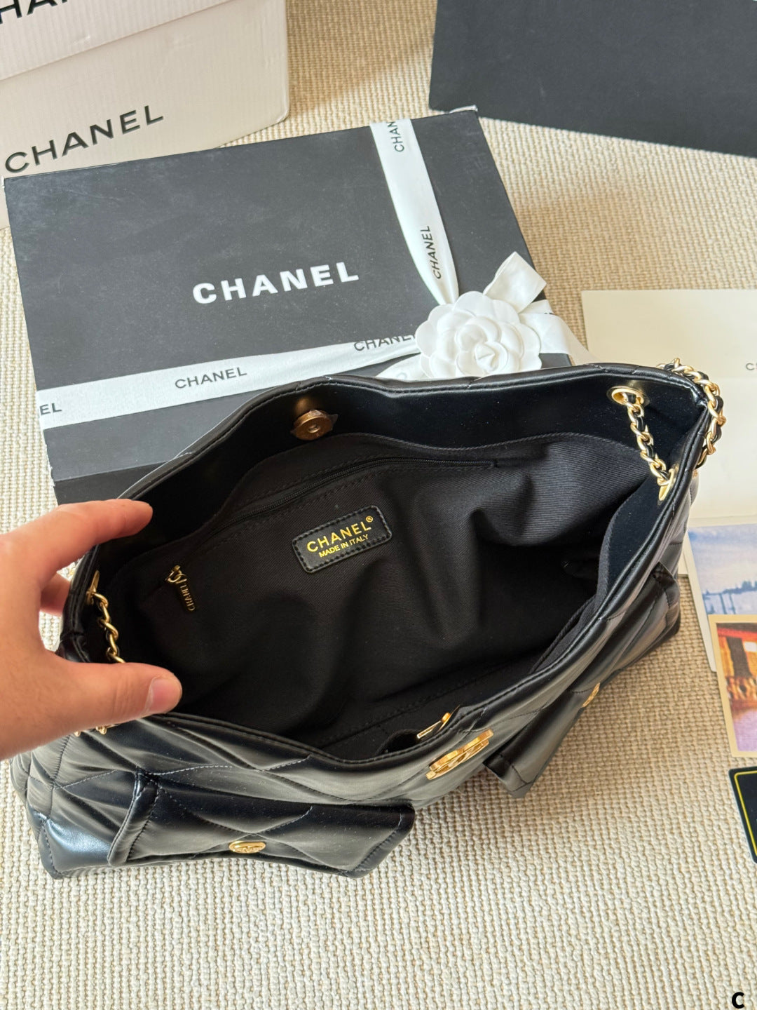 Elegant vintage hobo bag