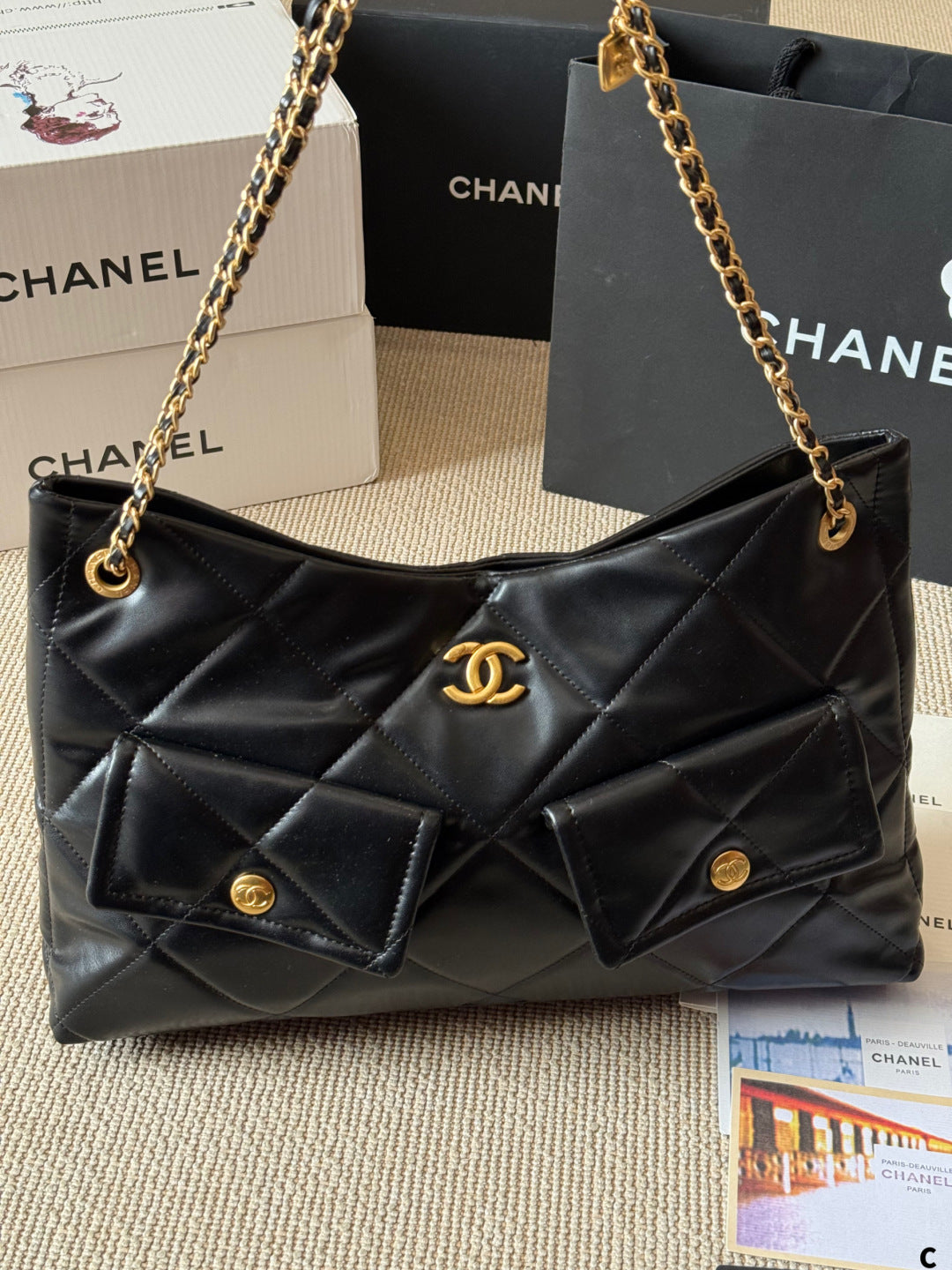 Elegant vintage hobo bag