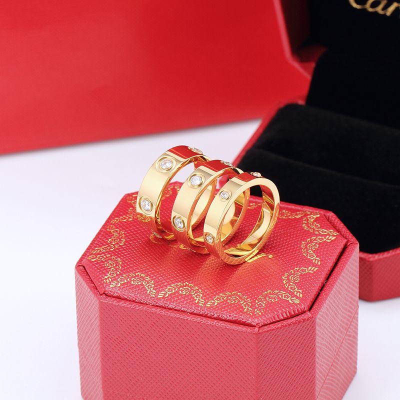 Classic 6-Diamond Ring