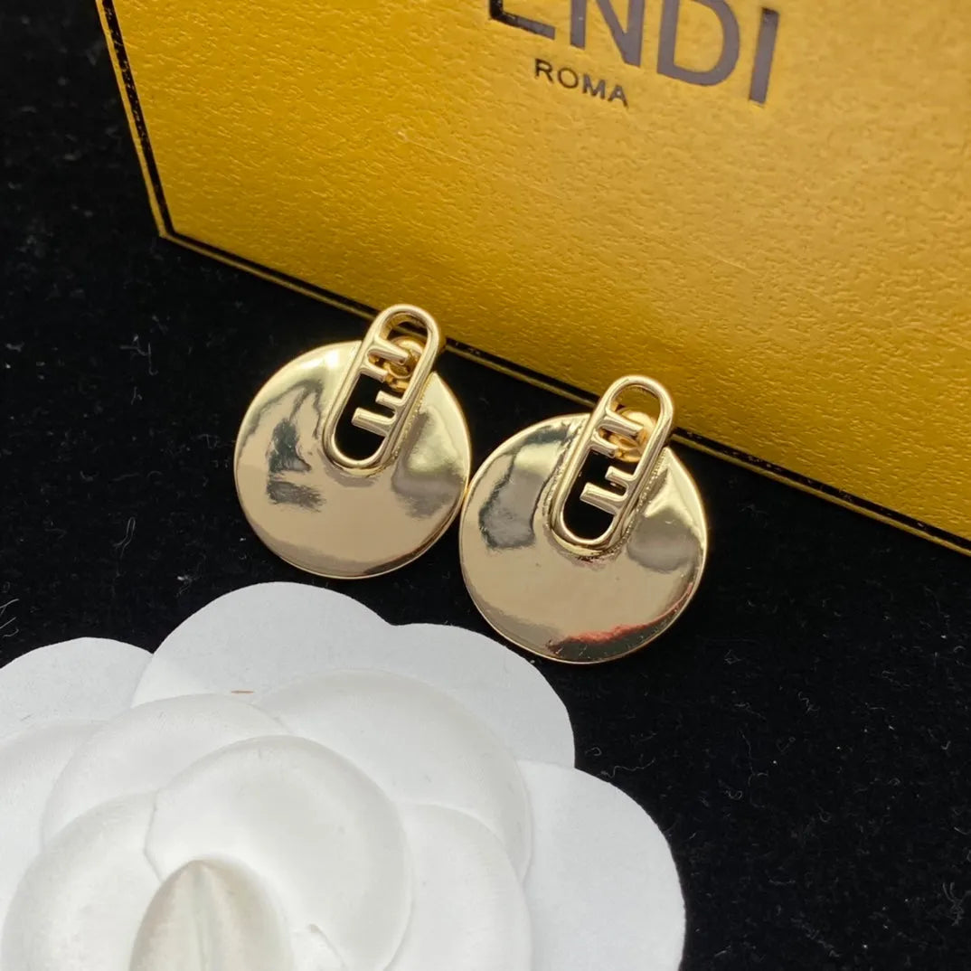 Metal round earrings