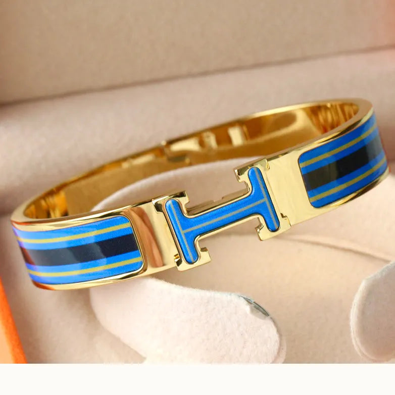 Fashionable Letter Clasp Enamel Bracelet