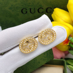 Fashionable mini pearl stud earrings