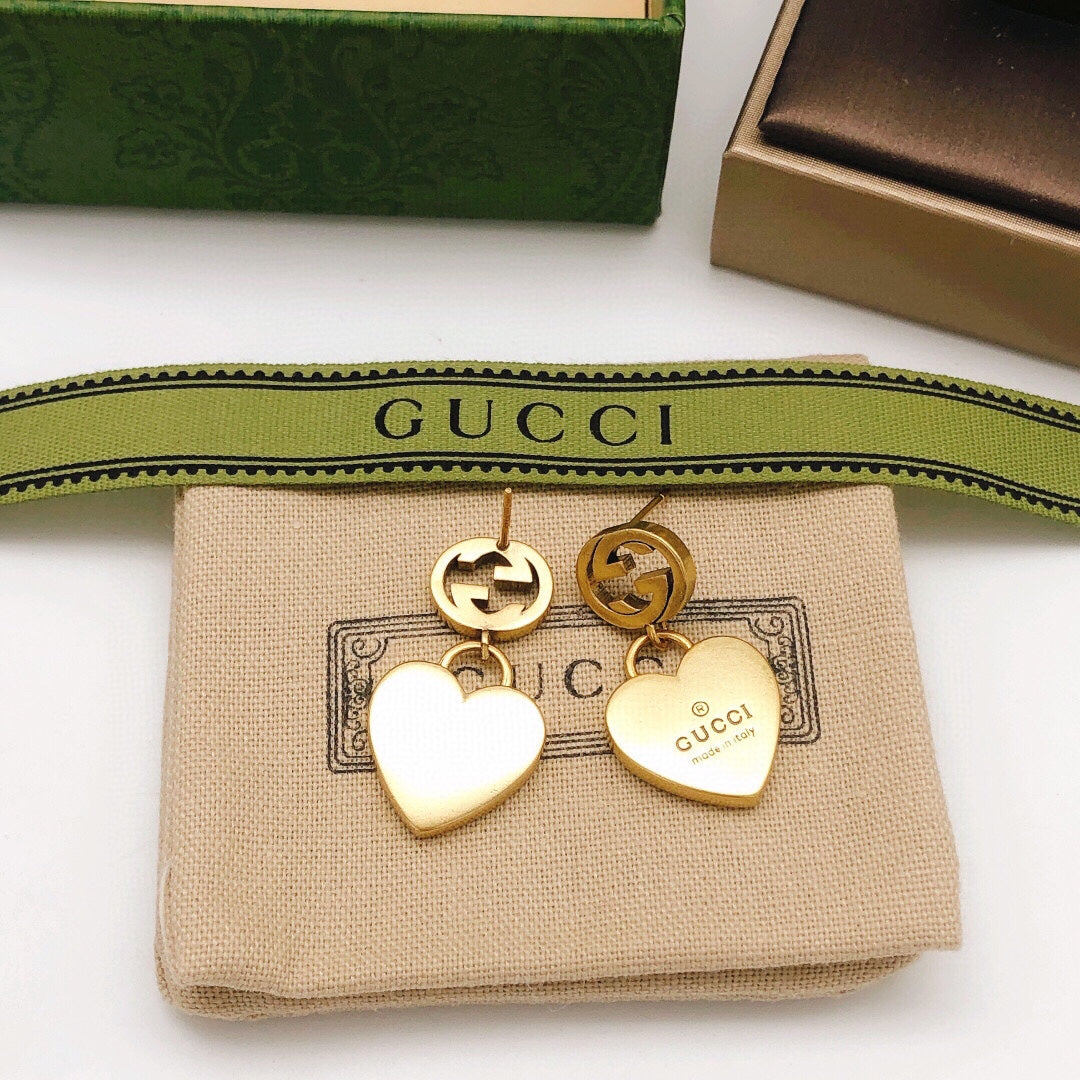 Heart-engraved Earrings