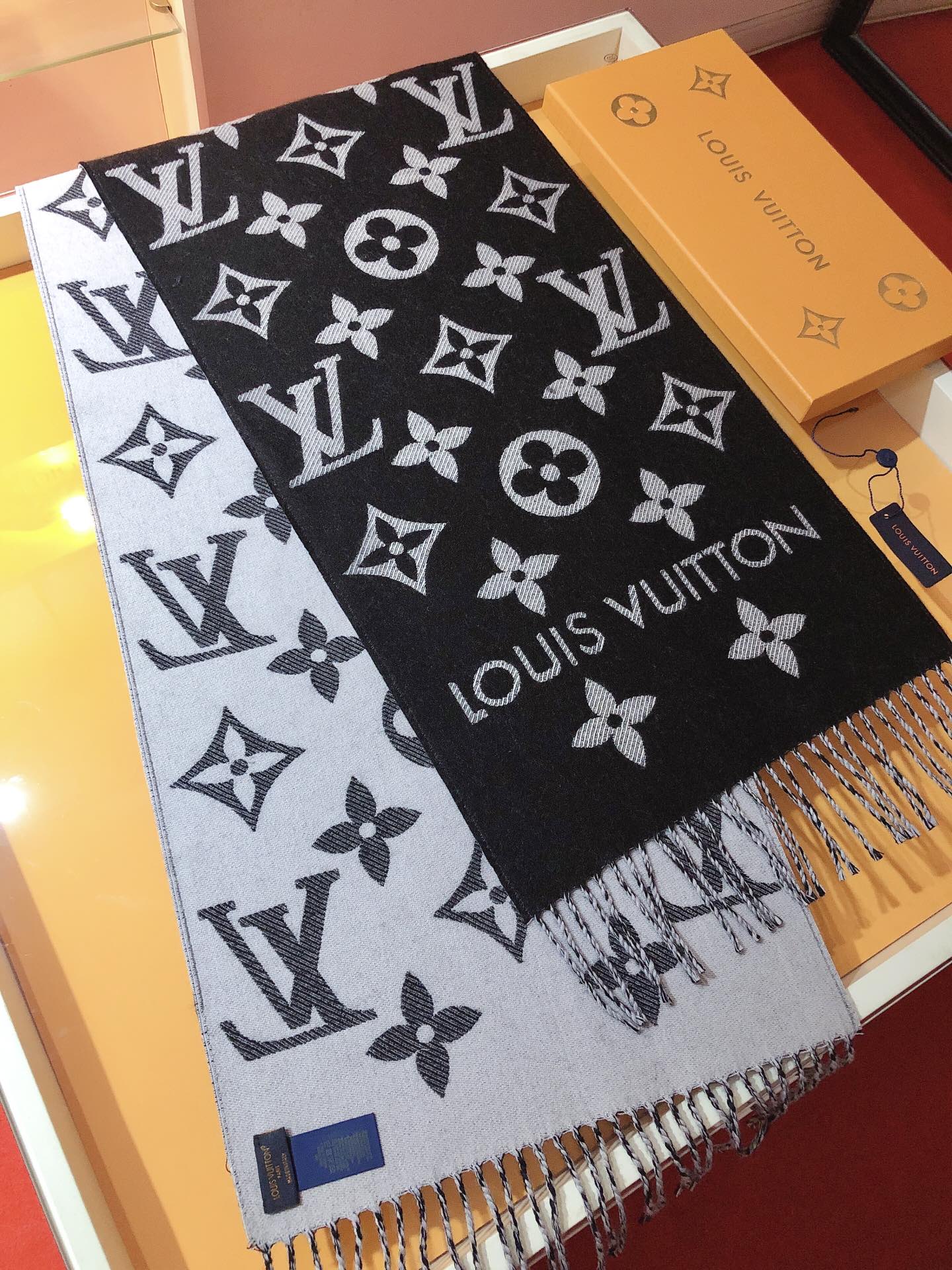 Fashionable tassel 100% cashmere scarf