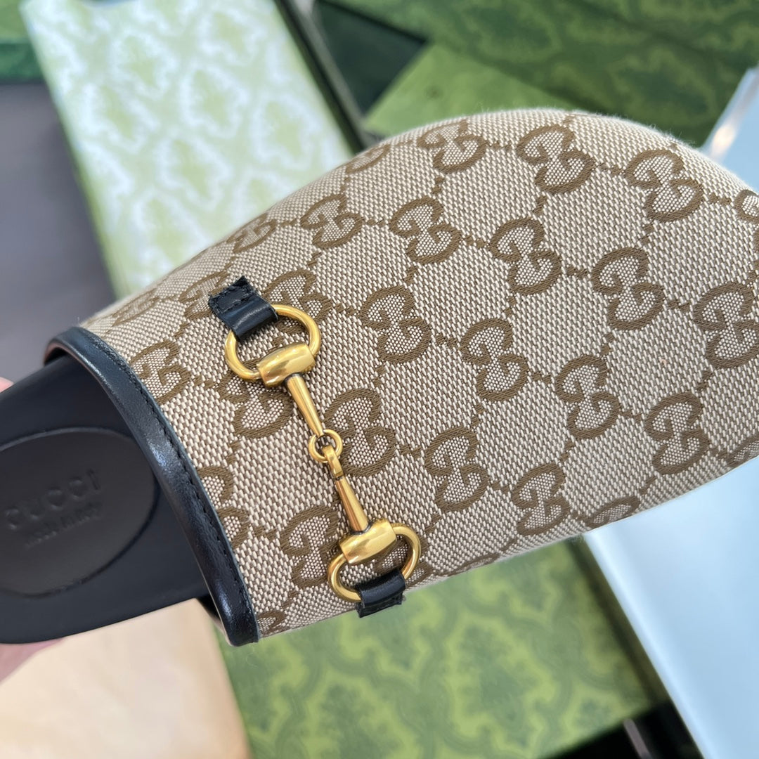 Classic unisex half-covered shoe