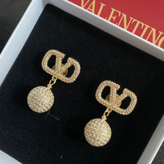 Stylish Diamond Round Pendant Earrings
