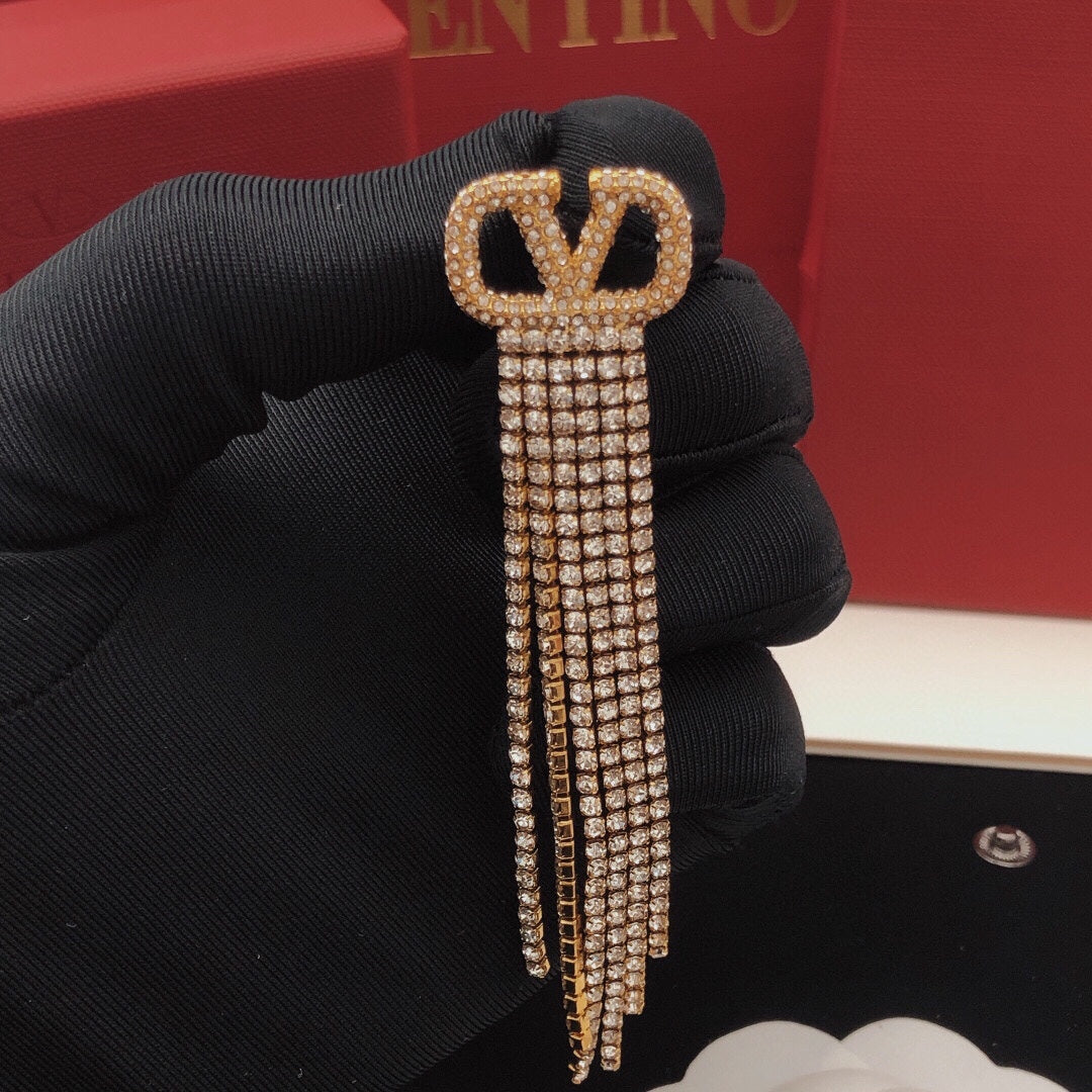 Fashionable Diamond Tassel Earrings