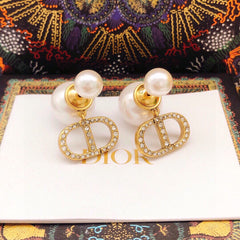 Diamond-Engraved Pearl Earrings