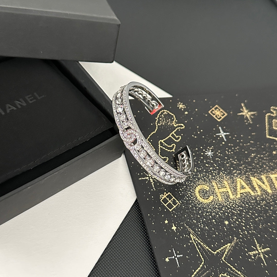 Fashionable diamond open bracelet