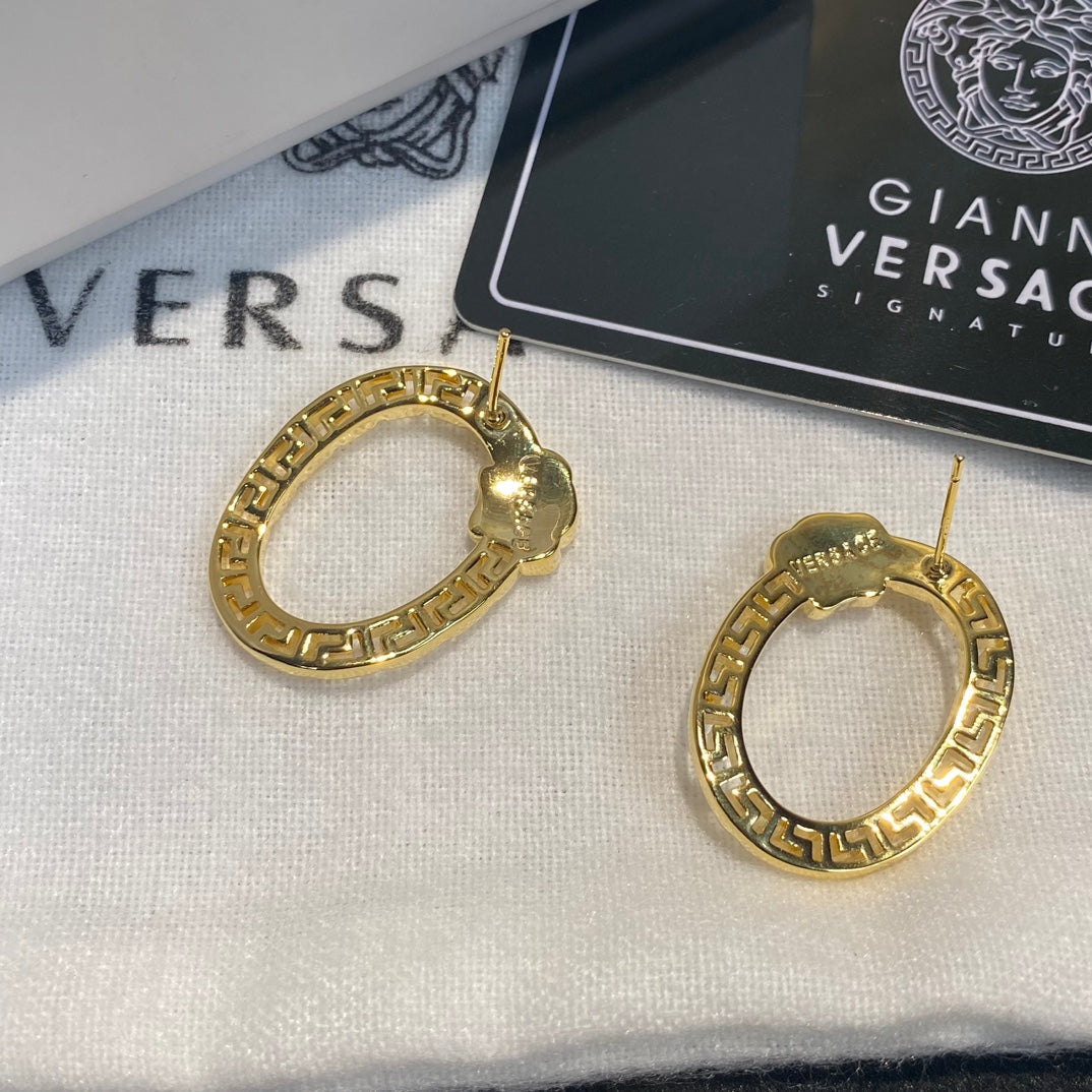 Hollow Avatar Oval Earrings