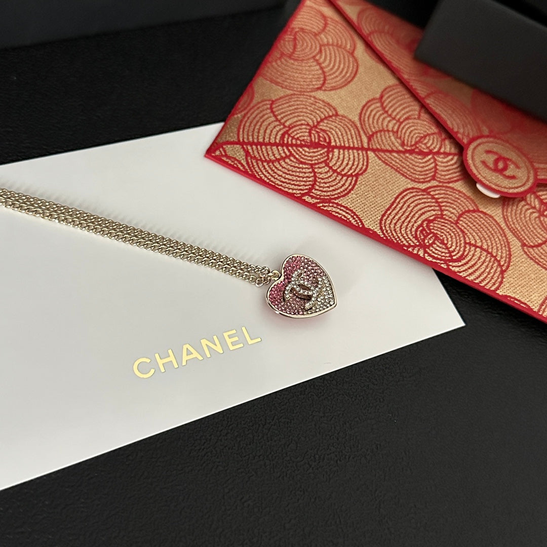 Gradient Diamond Heart Necklace