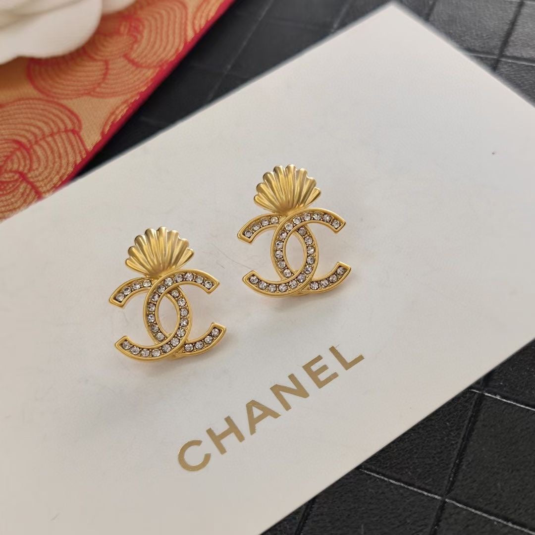 Shell Diamond Earrings