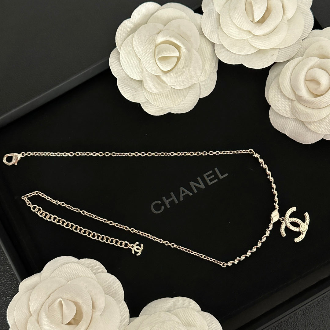 Stylish Pink Diamond Necklace