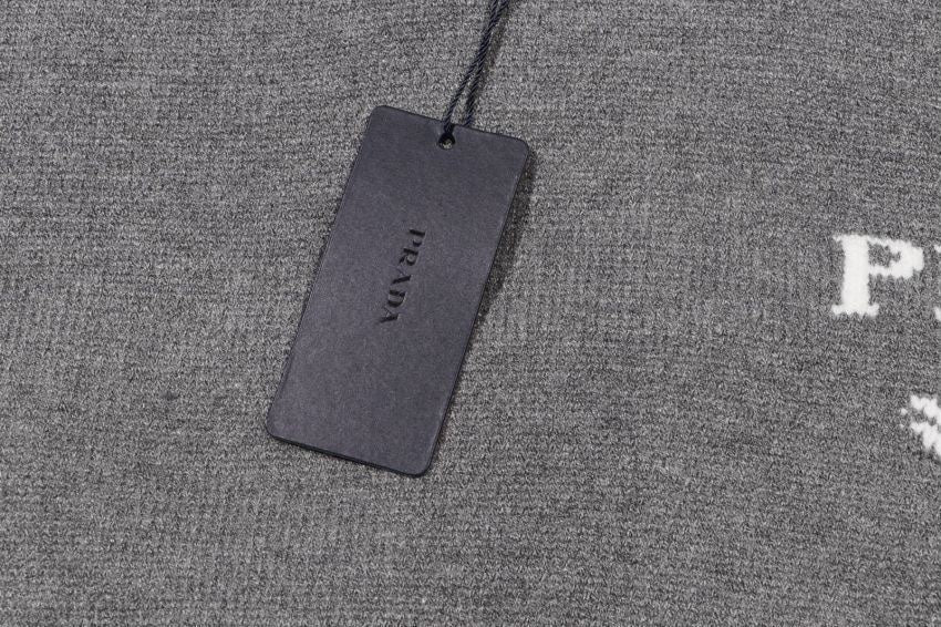 Knitted cashmere sweatshirt