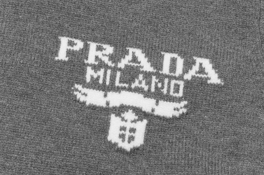 Knitted cashmere sweatshirt