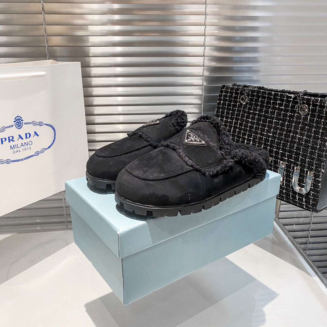 Suede and wool half-covered slipper