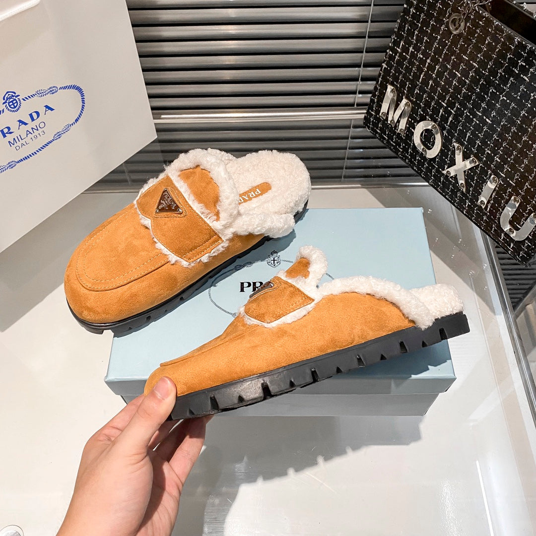 Suede and wool half-covered slipper