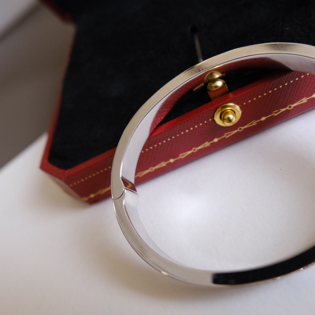 Classic sparkling full diamond bracelet