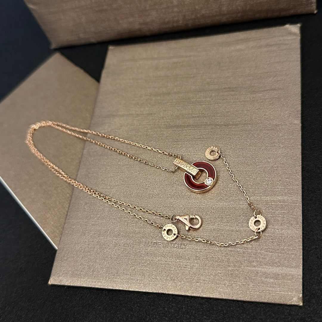Openwork mother-of-pearl elements & diamond necklace