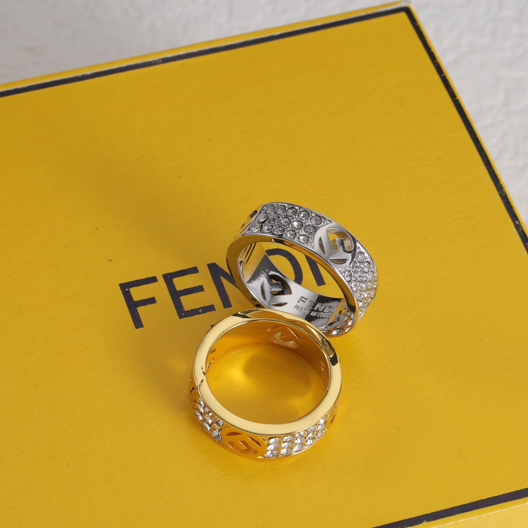 Fashionable Diamond Ring
