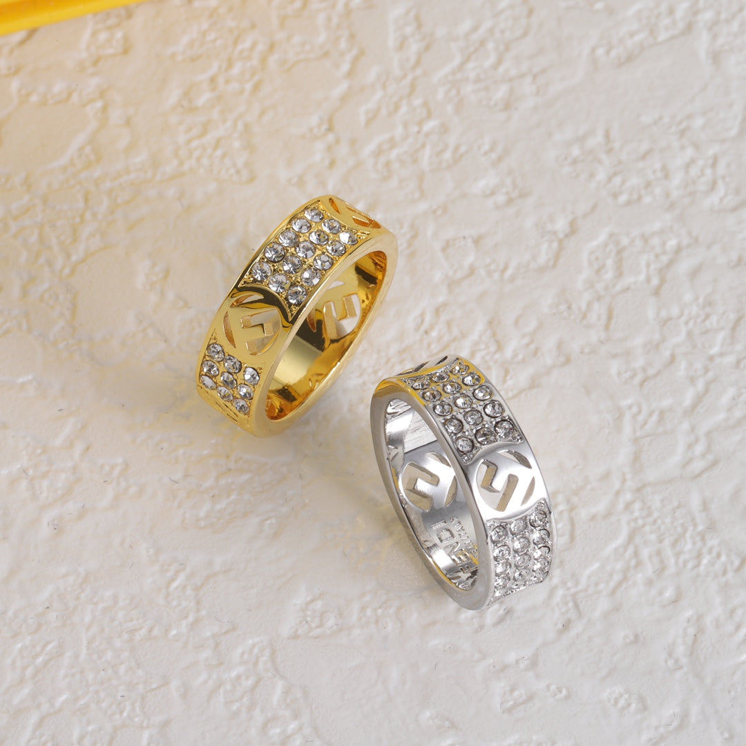 Fashionable Diamond Ring