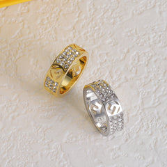 Fashionable Diamond Ring