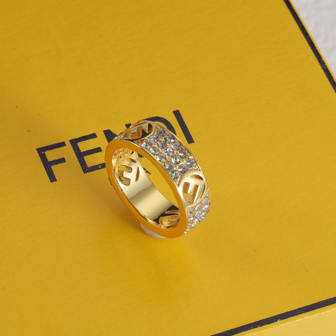 Fashionable Diamond Ring