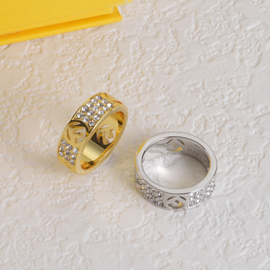 Fashionable Diamond Ring