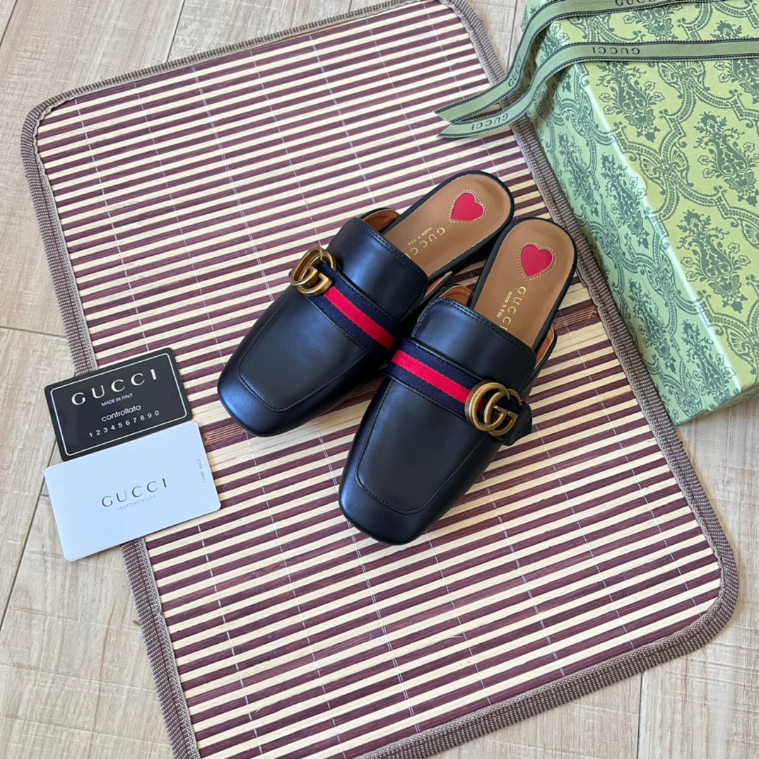 Elegant and stylish half-covered loafers