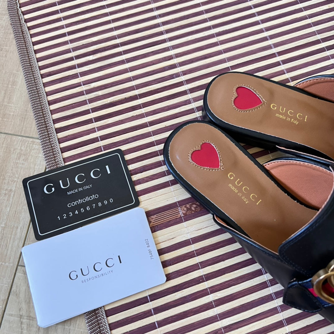 Elegant and stylish half-covered loafers