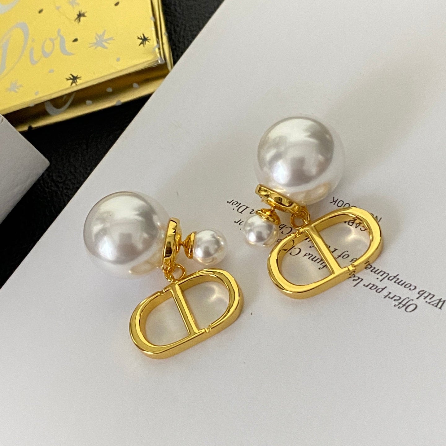 Elegant Fashion Pearl  Earrings