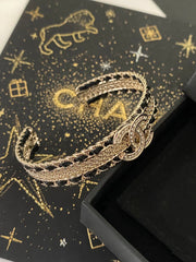 Fashionable metal patchwork bracelet