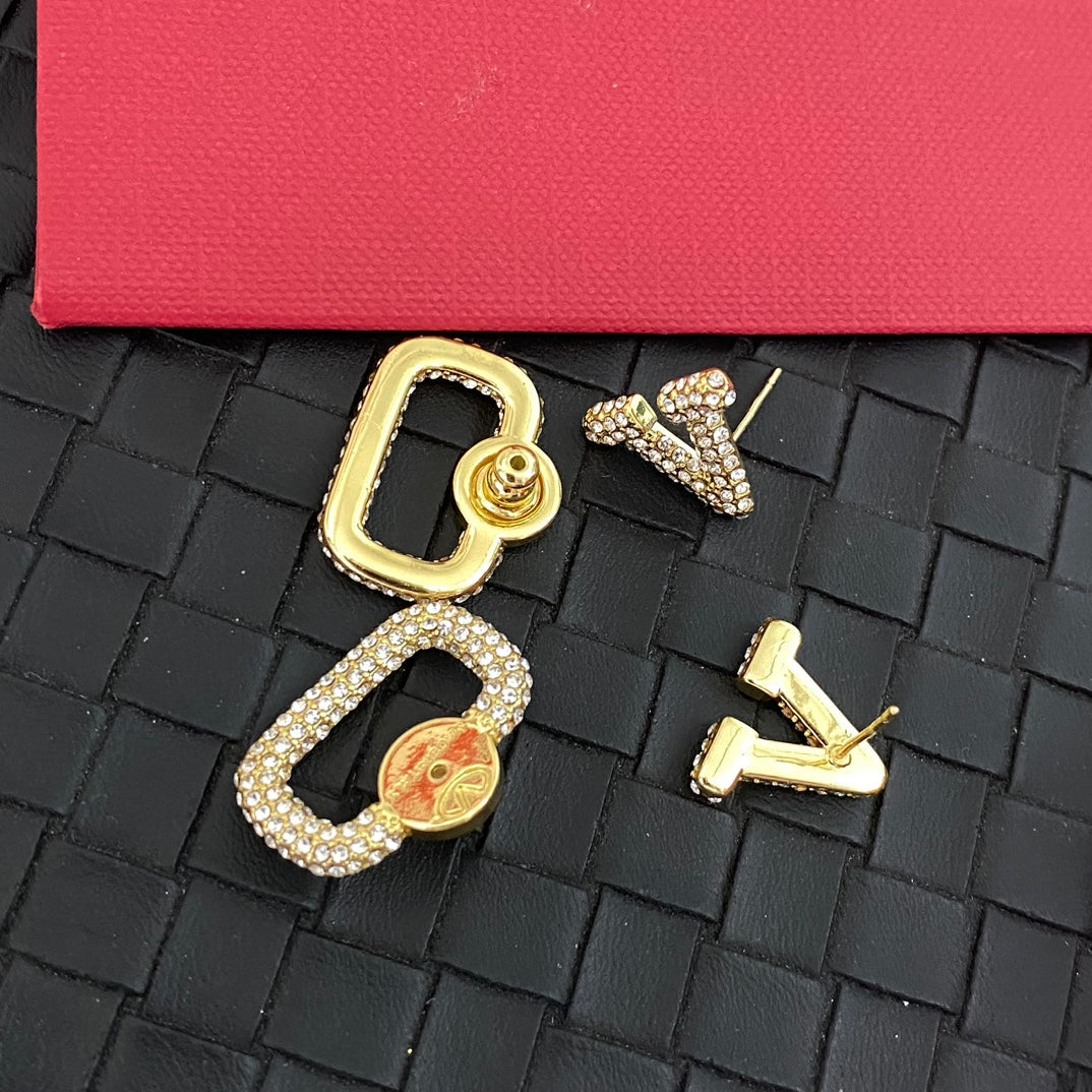 Fashionable Mini Diamond Stud Earrings