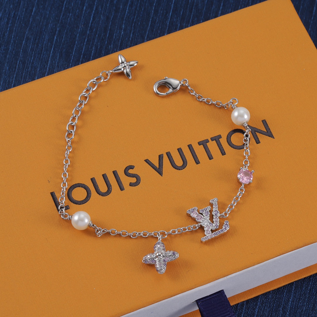 Sparkling Diamond Pearl Bracelet