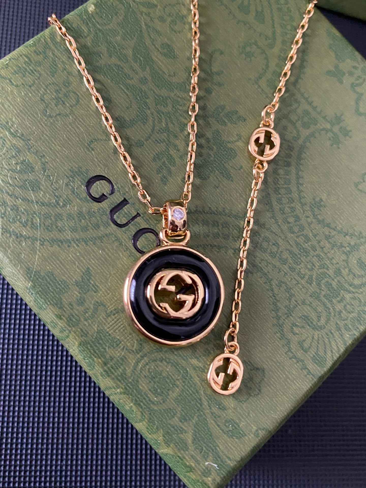 Mother-of-Pearl Hollow Diamond Necklace